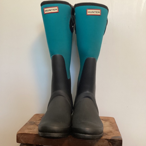 Hunter neoprene black and teal rain boots, size 9. Bonus fleece liners included! - Picture 4 of 9